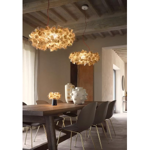 Lampada a sospensione Clizia mamma non mamma, design Adriano Rachele. Lampada a sospensione Clizia mamma non mamma, design Adriano Rachele.