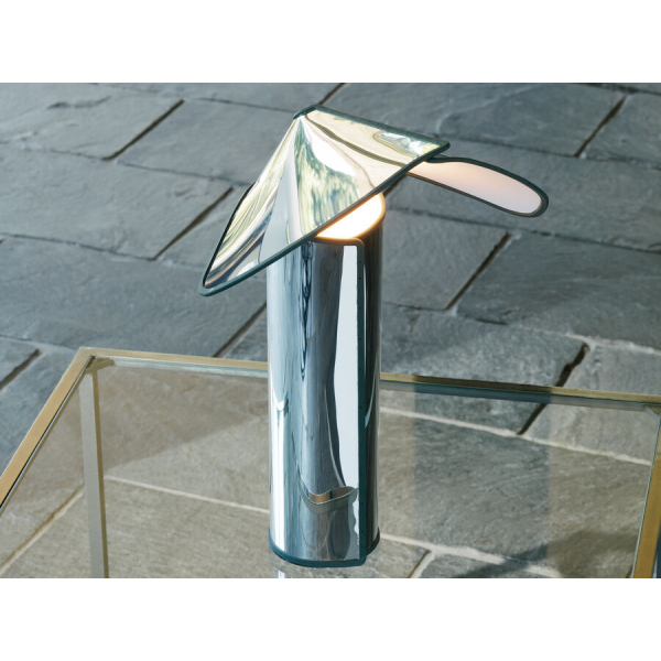 Chiara table
