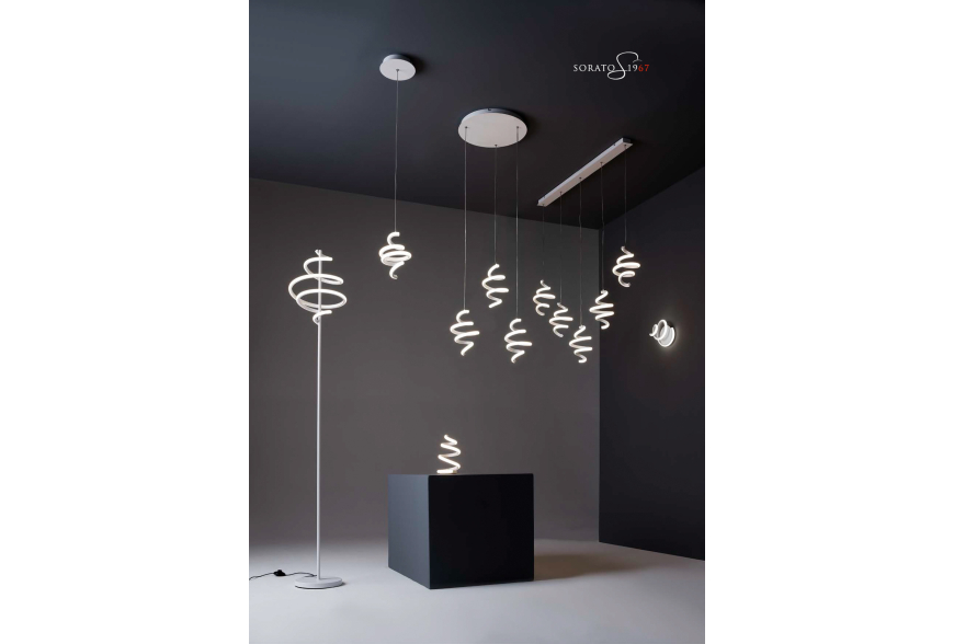 Boucle. Innovativa ed irriverente. Boucle. Innovativa ed irriverente.