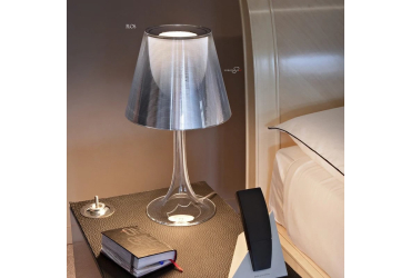 Miss K di Flos. Classica modernità.