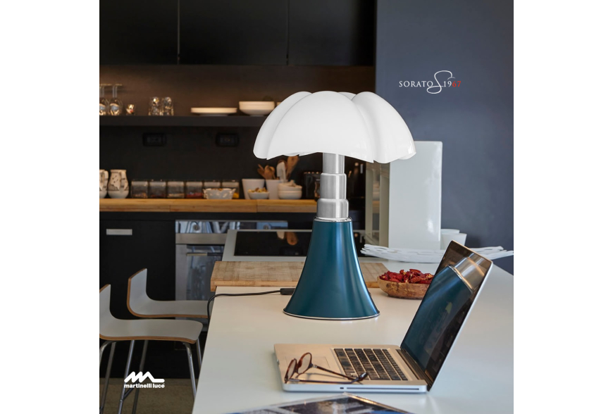 Pipistrello. Gae Aulenti, 1965 Pipistrello. Gae Aulenti, 1965